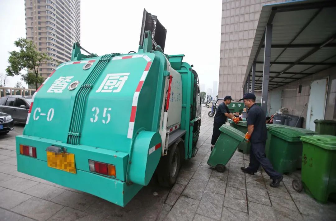 餐厨垃圾的不当处理已成为致霾致癌的一个重要成因.jpg